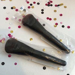 Bare Minerals makeup brush